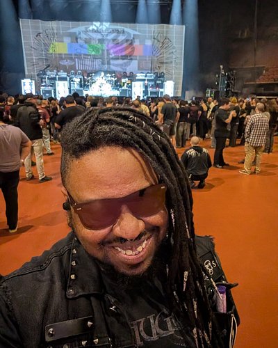 Just me in my happy place, waiting for @meshuggah to destroy my ear holes for the TENTH TIME!! #metal #metalhead #meshuggah