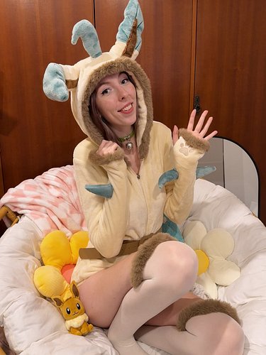 leafeon used razor leaf!🍃🐾🌱

i had SO much fun cosplaying this cutie on our last stream! we celebrated hitting the first mont...
