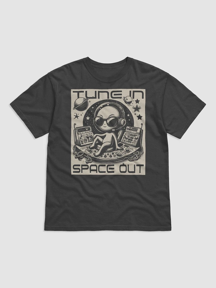 Tune In, Space Out - Galactic Vibes Alien DJ Vintage Graphic T-Shirt for Space Enthusiasts product image (5)