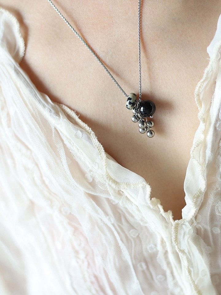 Tassel Grape Necklace | 18K Gold Plated. product image (2)