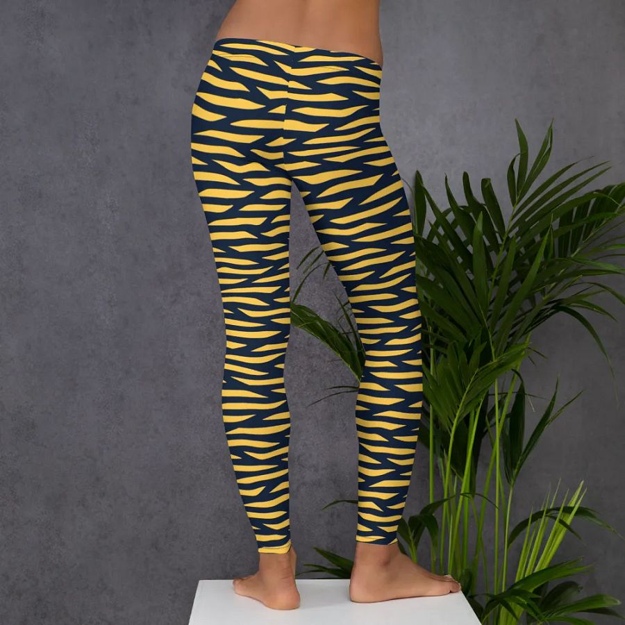 Dynamic Wave All-Over Leggings product image (6)