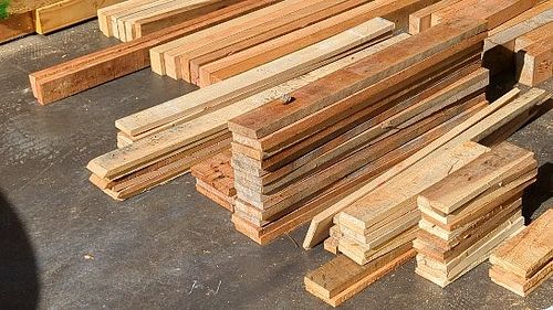 All those #pallets broken down and detailed. I guess I better finalize my #workbench plans heh.... Or I could just #wingit