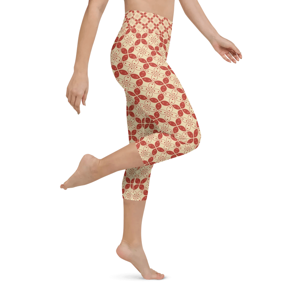 Batik Kawung Capri Yoga Leggings product image (1)