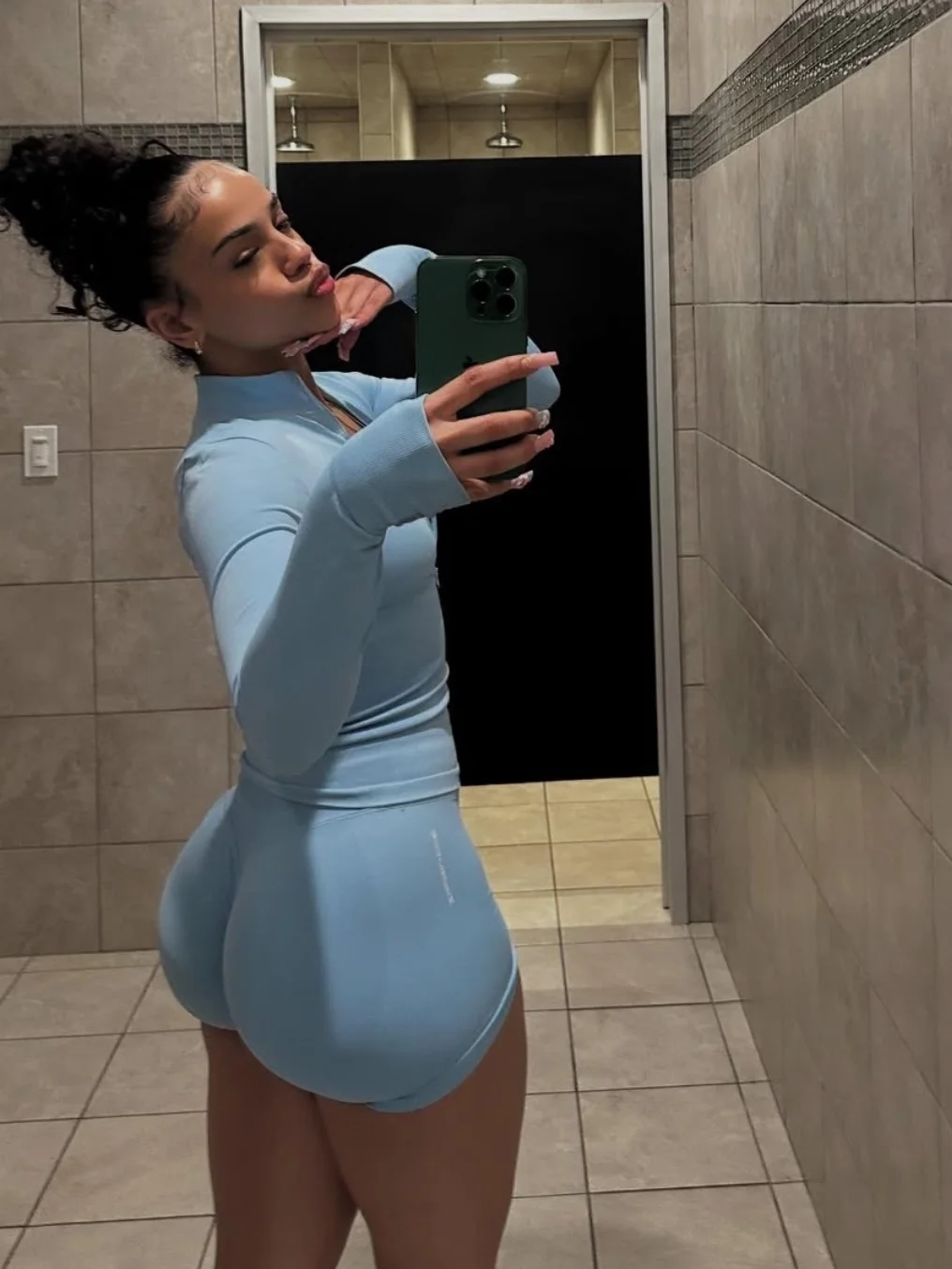 Juicy Booty FANFIX Reveal product image (9)