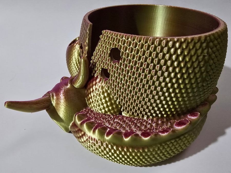 Purple to Green Dragon Yarn Bowl 3D printed 🐑 product image (3)