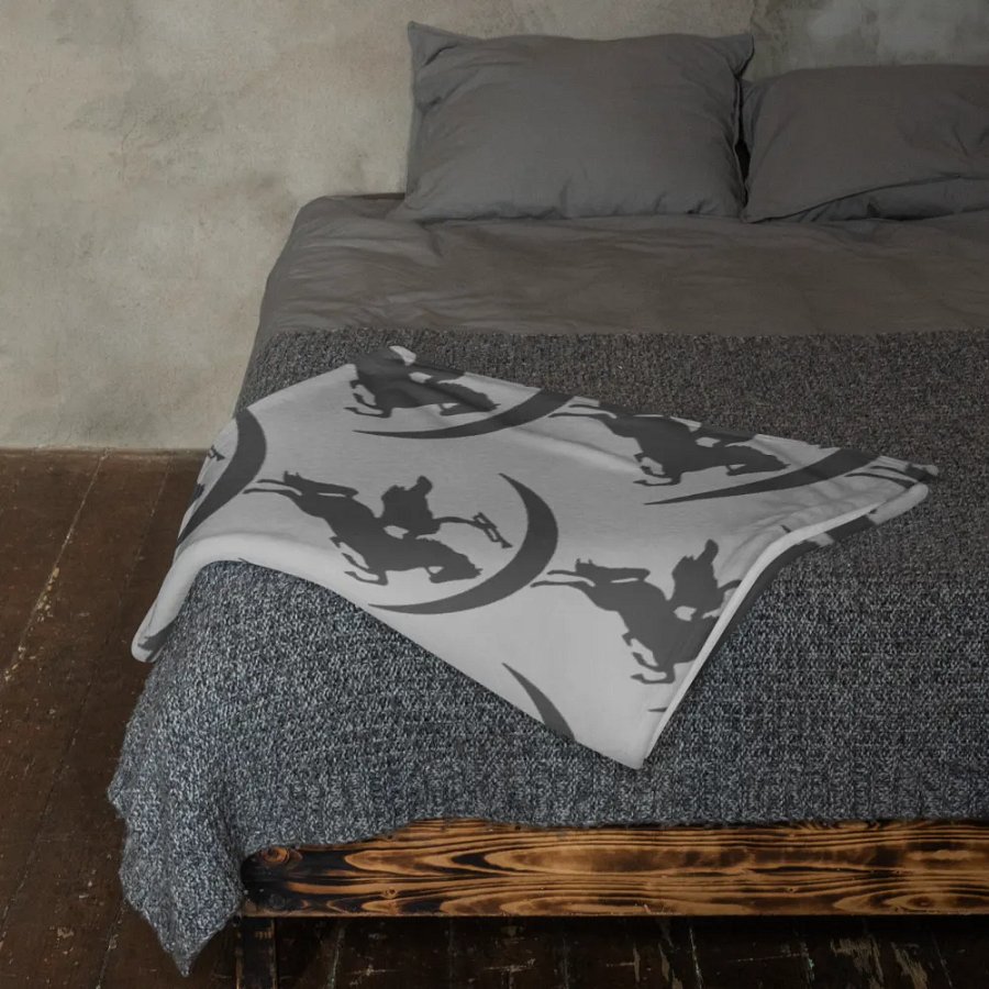 Rogues Hollow Throw Blanket product image (11)