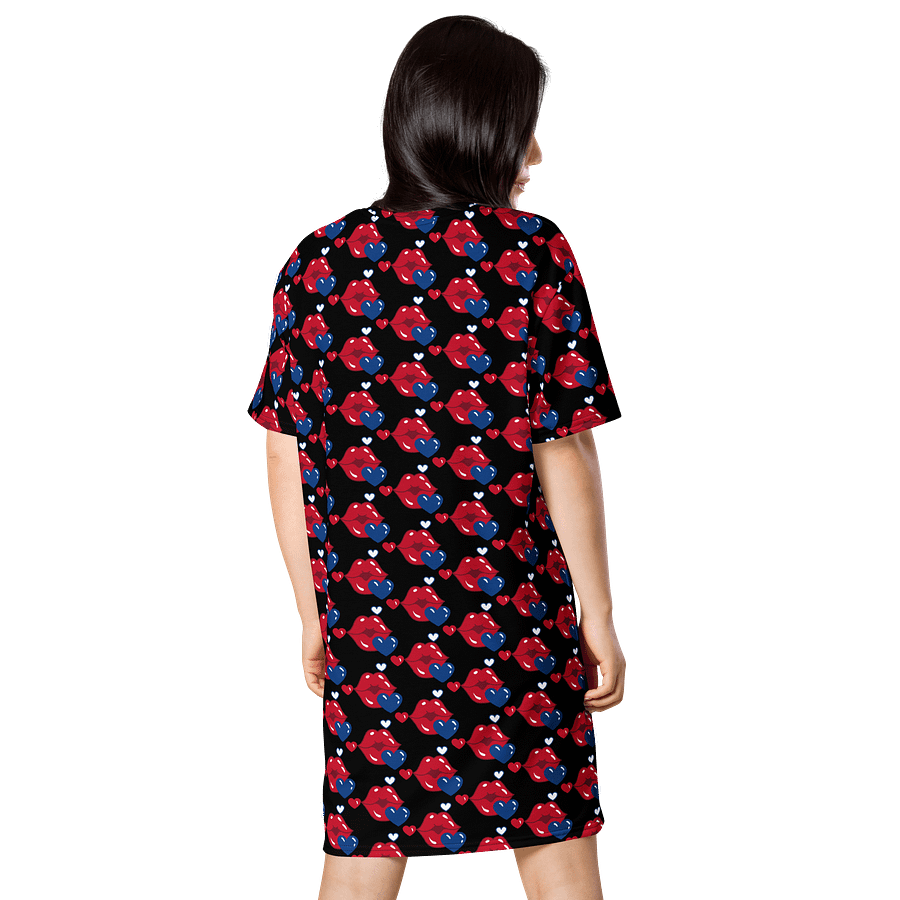 Lip Chic All-Over T-Shirt Dress product image (2)