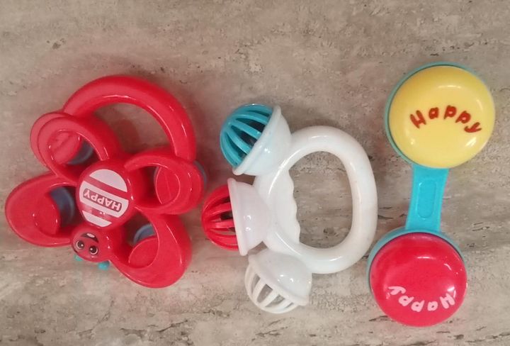 baby rattle product image (2)