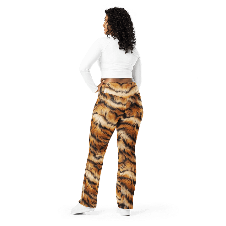 FlareFlex High-Waisted Leggings product image (1)