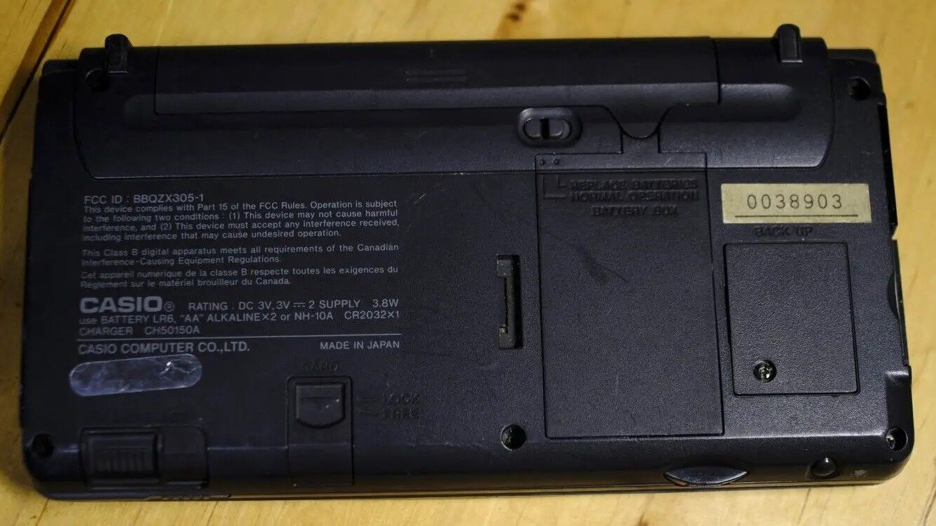 Cassiopeia A-11 4MB - RARE Vintage PDA / Pocket Computer - Casio - Windows CE product image (3)