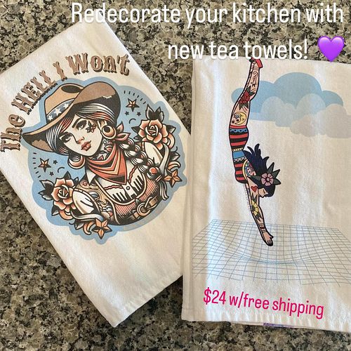 You need new kitchen towels!
.
#divinggirl #thehelliwont #kitchendecor