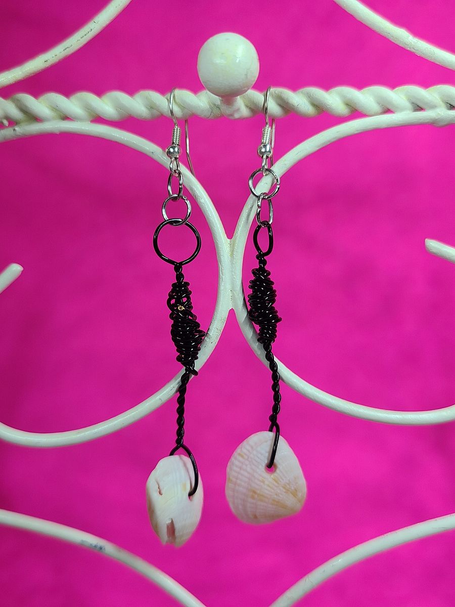 Shell wire wrapped Earrings product image (1)