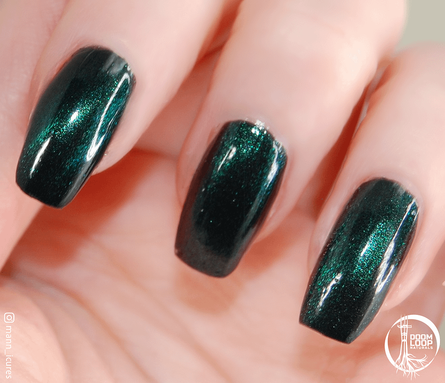 MEDUSA'S LAMENT - Black and Green Magnetic Nail Polish product image (2)