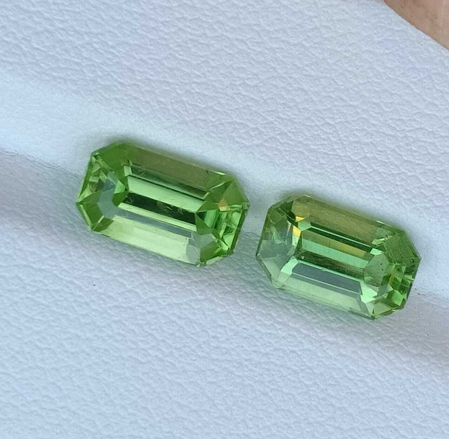 PERIDOT PAIRS LOOSE GEMSTONE FOR JEWELRY EMERALD CUT FROM PAKISTAN, 4.65 CARAT product image (3)