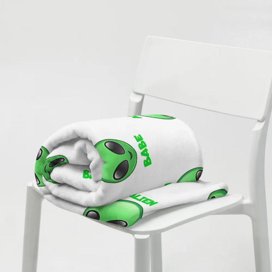 Alien Babe product image (19)