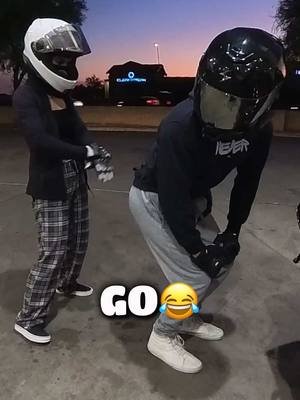 I LOVE THESE NEW NAILS!!!! ✨😍 Special gift from me at the end 😏🍑 @madison.dy  ••• Code: Revzz  10% OFF - Cardo & Amotopart  15% OFF - NBT (armored clothes) 5% OFF - Motoloot (keychains/helmet covers) ••• #motorcycle #funnybiker #fyp #biketok #couple      