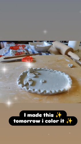 First air clay project, made a little jewelry dish. Kinda proud of myself 🤍 #beginnerairclay #firstproject #frog #jewelrydish