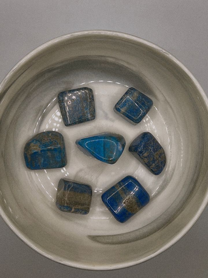 Tumbled Lapis Lazuli Pocket Stones product image (1)