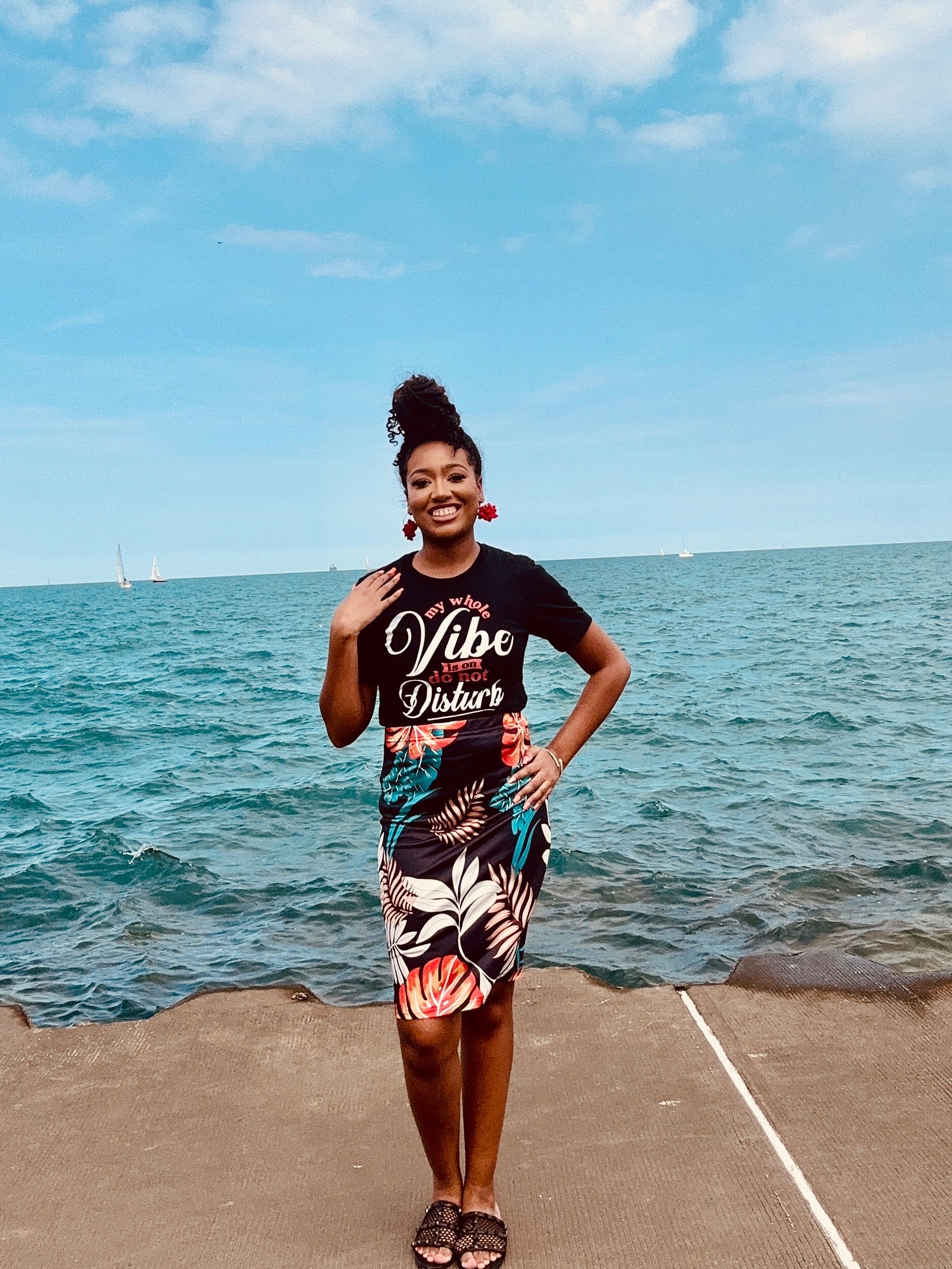 MY WHOLE VIBE IS ON DO NOT DISTURB-T-SHIRT & 5 MIN GRATITUDE JOURNAL BUNDLE product image (8)