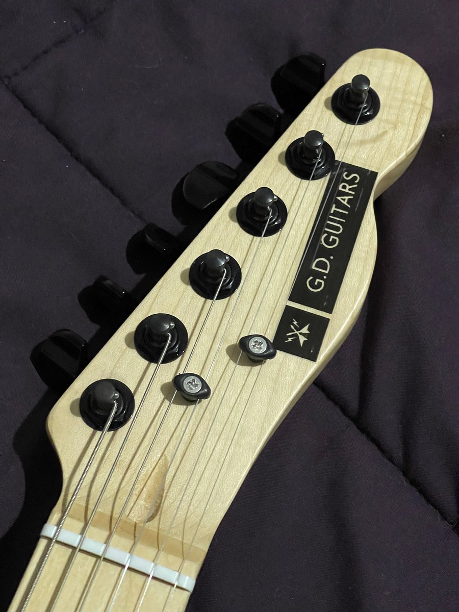 GD Guitars Super T | Seafoam Green | Alder Body | Maple Neck | Graphtec & Fender Hardware | D’Addario Locking Tuners product image (3)
