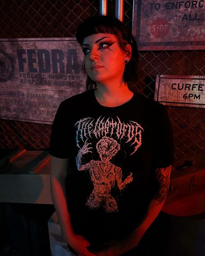 Endure and Survive 💀 The Last of Us season is upon us! 

Clicker tees are available now!
📸: @atlghoul