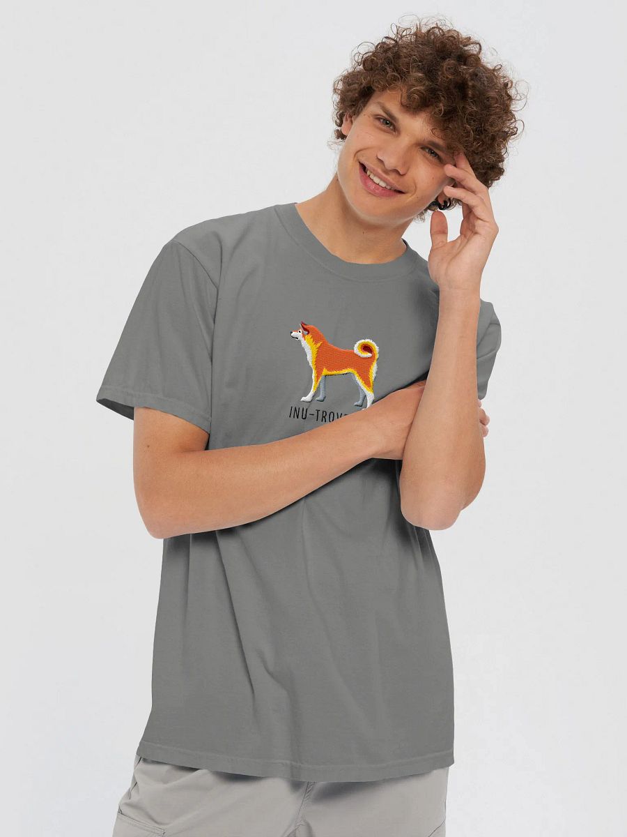 Inu-Trovert T-Shirt(Embroidered) of a Japanese Akita product image (29)