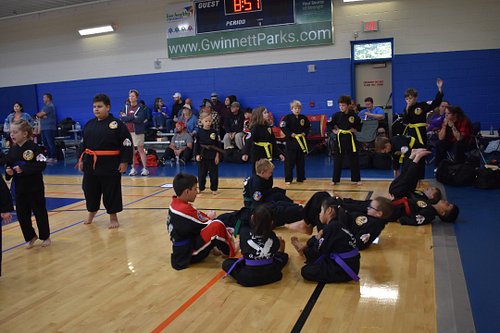 Nothing beats starting the week with movement and good energy.
Our classes help kids shake off school stress and reset.
👉 Boo...