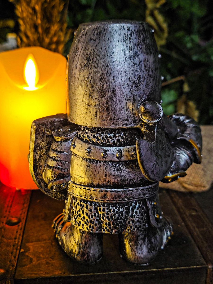 The Armored Kingdom King's Guard Knight Collectible product image (5)