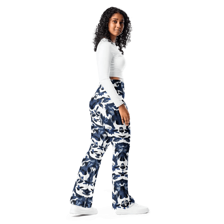 Wild Waves | Flare Leggings product image (2)