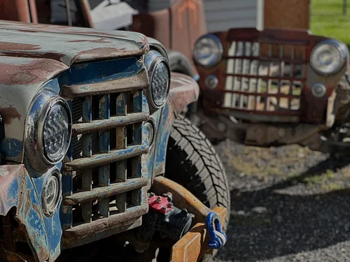 #Happyplace #willys #jeep #trucks #patina #junk #whereweat @limpbizkit  @samriverslb  RIP 🪦 been bumping your shit all day 😇