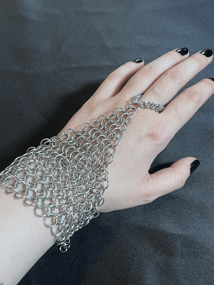 The Gauntlet product image (1)