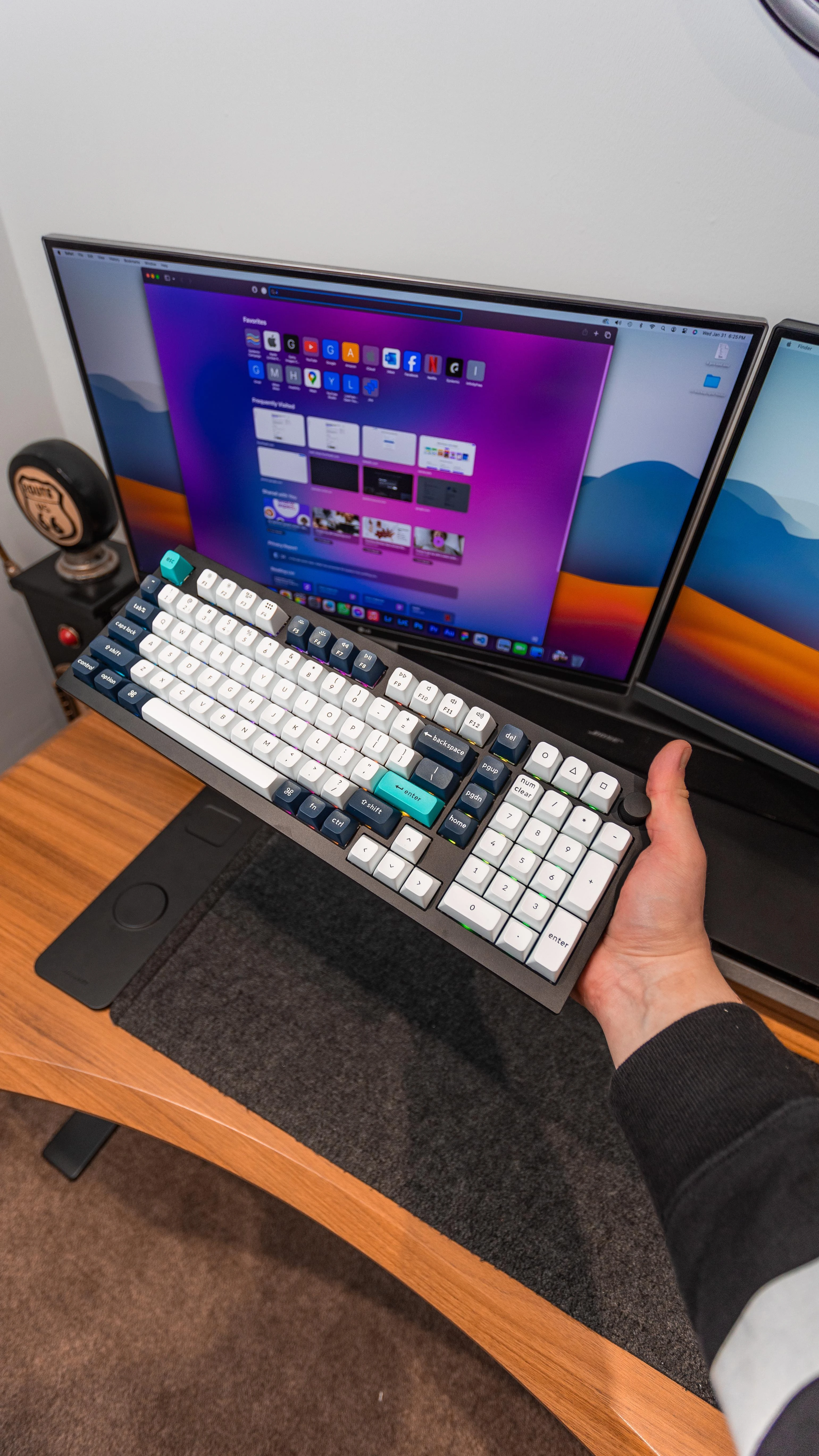 Unboxing the KeyChron Q5 Max! ⌨️🩵

#keychron #keychronq5 #keyboard #mechanicalkeyboard #desksetup #contentcreator