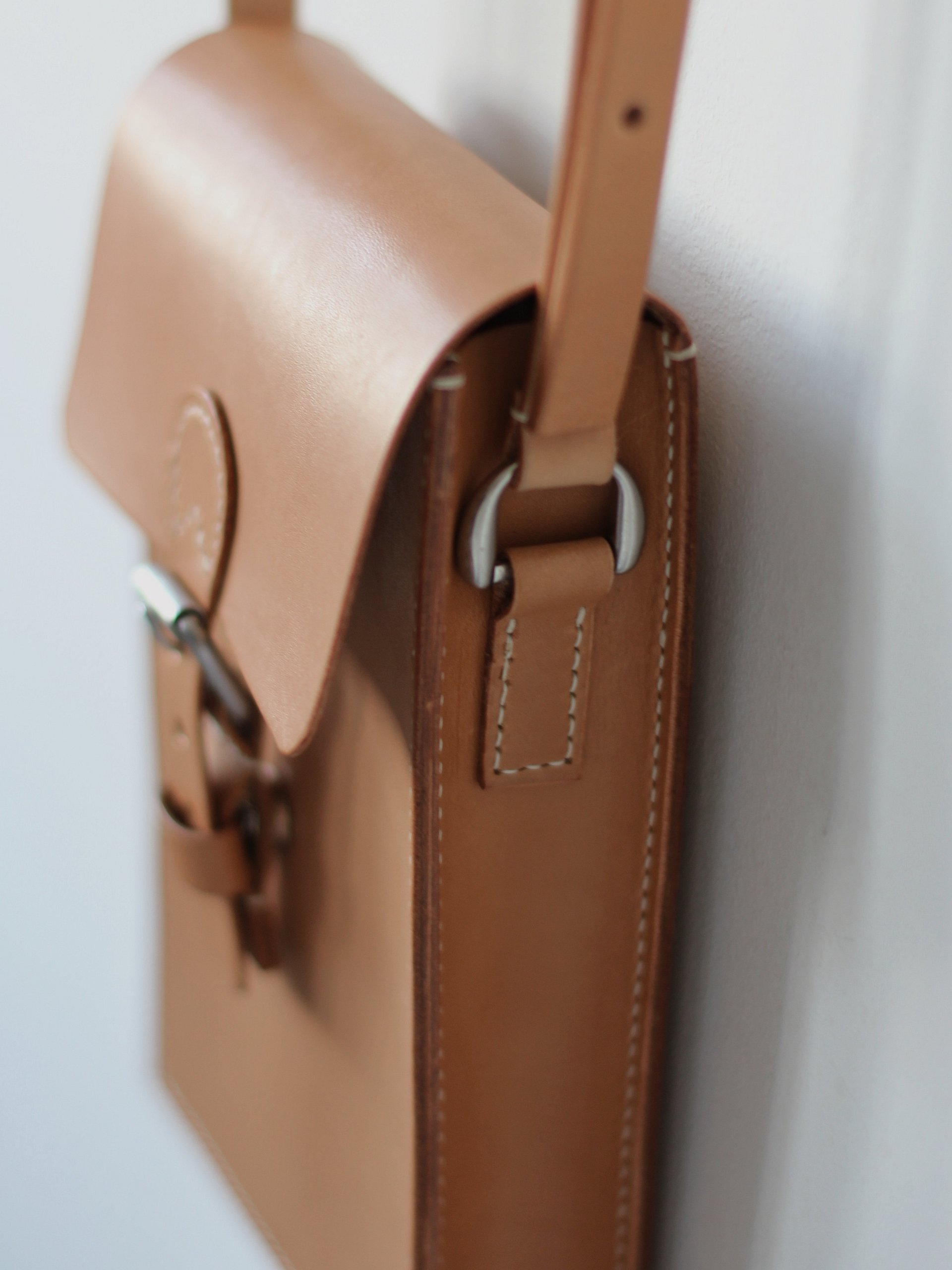 Vegetable Tanned Leather Classic Satchel – Honey product image (9)