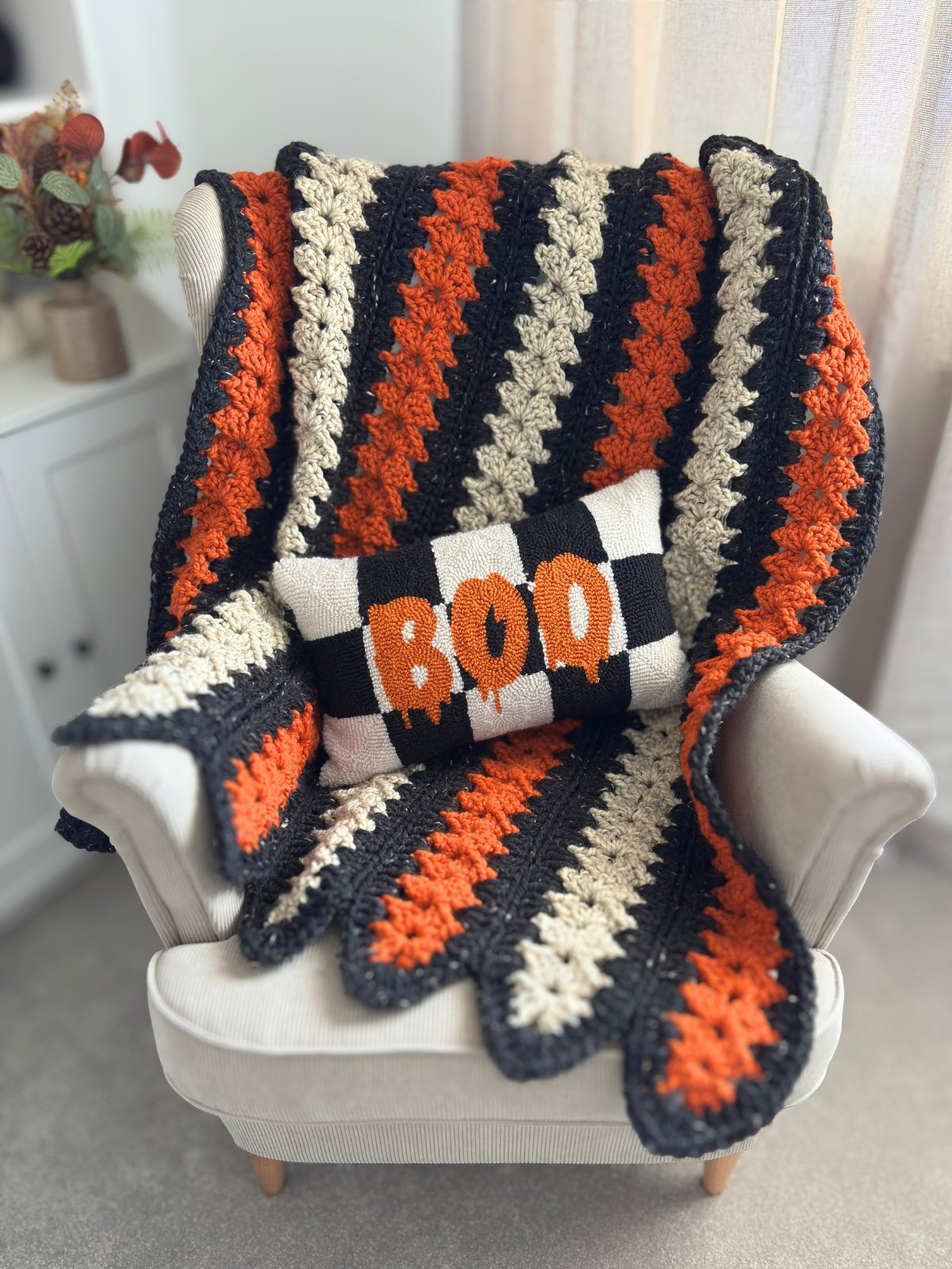 Spooky Strips Mile-a-Minute Crochet Blanket Pattern | Easy Super Chunky Throw Blanket for Beginners | Halloween Afghan PDF product image (1)