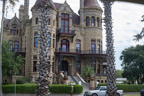Galveston Vacation: The Strand Part I. Check out my photography blog! Link in bio. #canonphotography #canoncamera #canon6dmar...