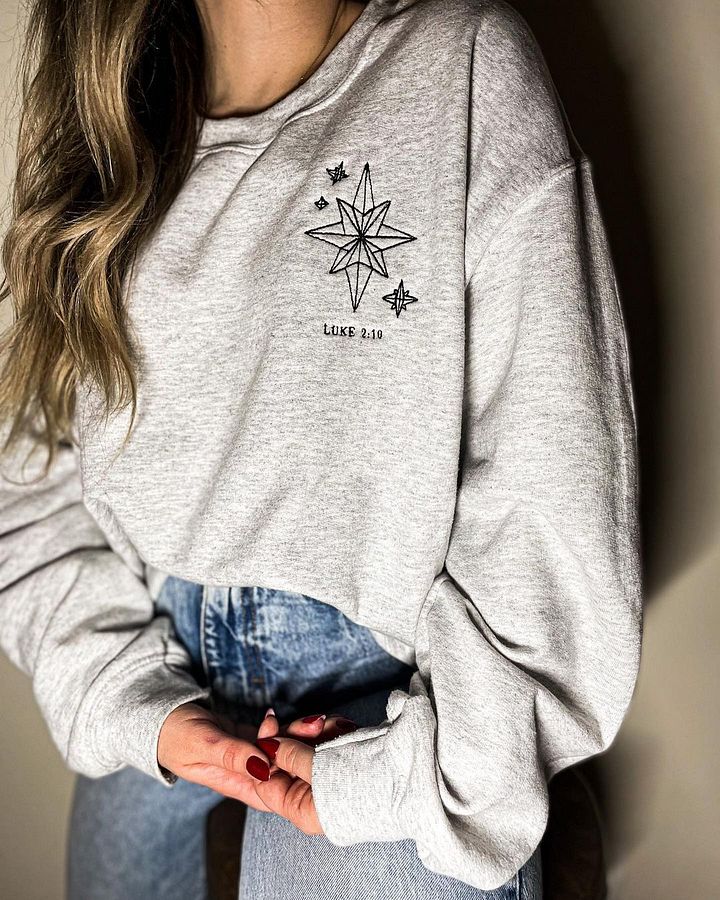 Luke 2:18 sweatshirt product image (2)
