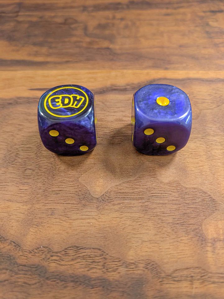 Oversized Pearlescent Purple Dice Set with Yellow Pips - 30mm product image (2)