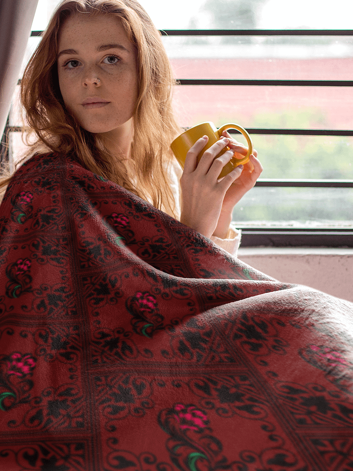 Crimson Paisley Fuzzy Throw Blanket product image (1)