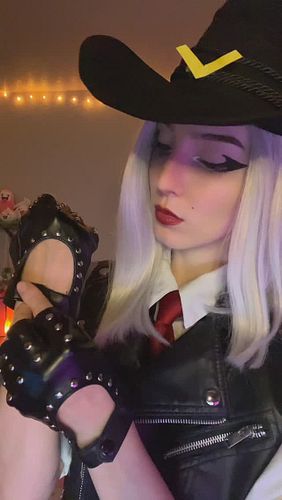 Do you like my Ashe cosplay? 🤠 
-
-
-
-
-
-
-
-
-
-
#twitchstreamer #overwatchmemes #girlgamer #overwatch #overwatchcosplay #...