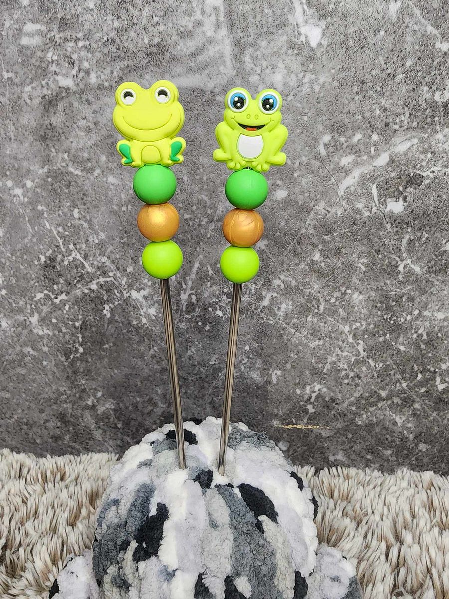 "Happy Frogs" Amigurimi Sticks product image (1)