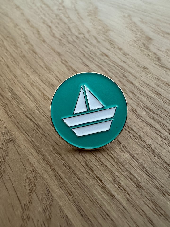 MentorCruise Logo Pins product image (1)