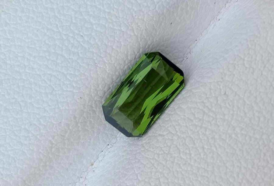 TOURMALINE GEMSTONE YELLOW/GREEN COLOR SCISSORS CUT FROM AFGHANISTAN,1.85 CARAT product image (3)