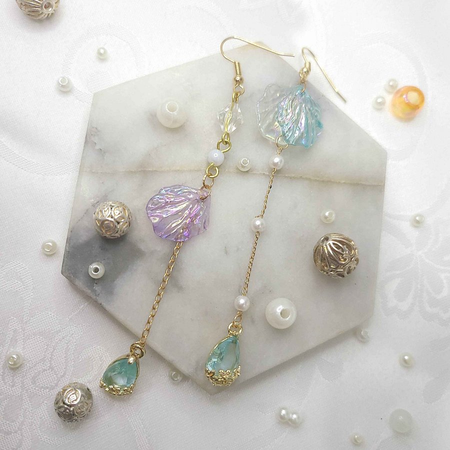 Iridescent Droplet product image (1)