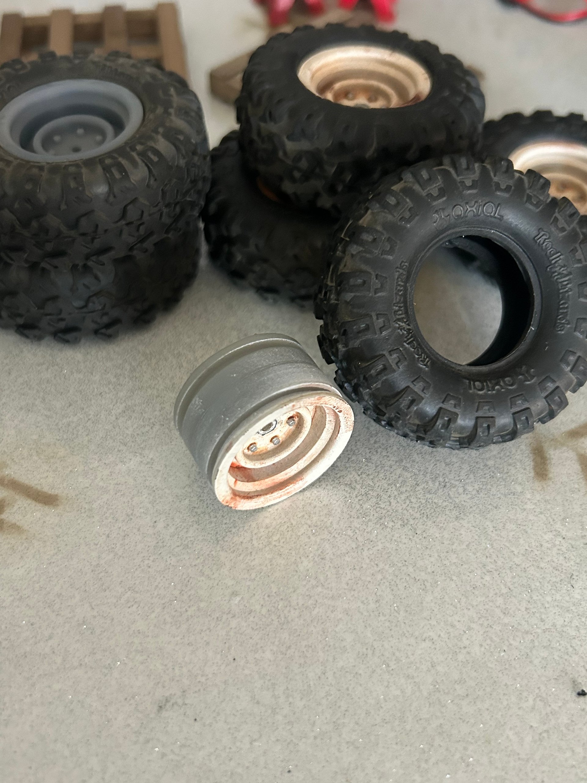 Resin PRINTED wheels / Axial tires product image (6)