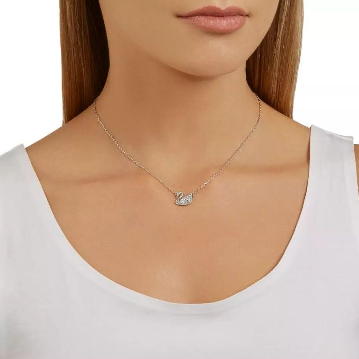 NWB Swarovski Genuine Swan Pave Pendant Neckless 5187404 product image (2)