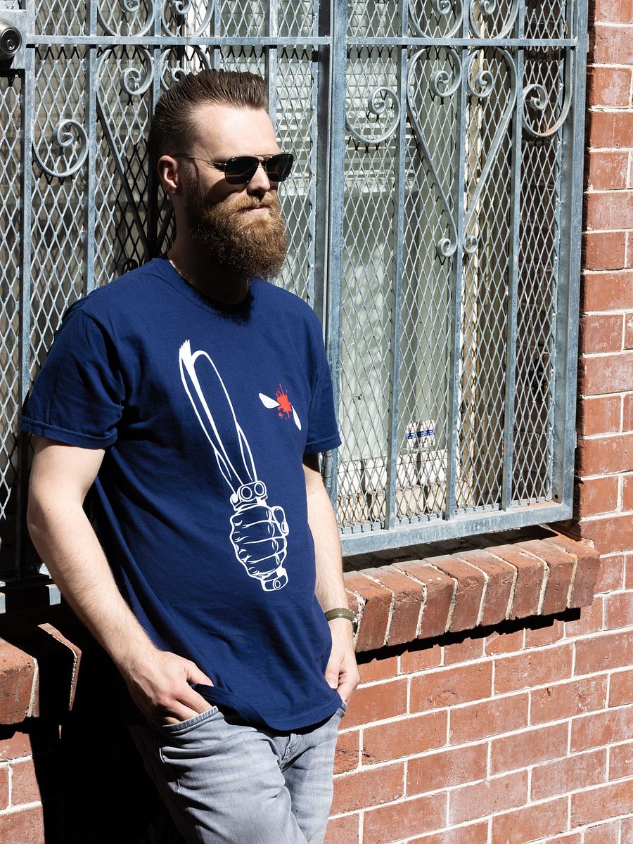 Fly swatter - T-shirt product image (1)
