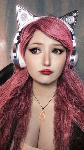 Guess I'm in the market for a new streaming setup…
⠀ 
Please send suggestions~
⠀ 
(I do have some gear in mind, but I'm open ...