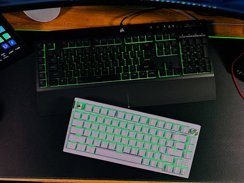 Whats your keyboard size preference? With @corsair I swing both ways. 👀 😉