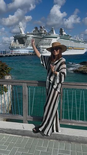 I wanna stay in this moment 💙 Royal Carribian Escape 🚢

#cruise #royalcaribbean #travel #vacation