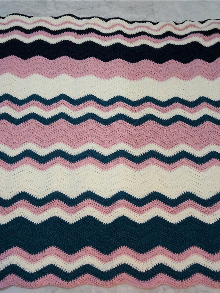 Easy ripple blanket pdf pattern product image (1)